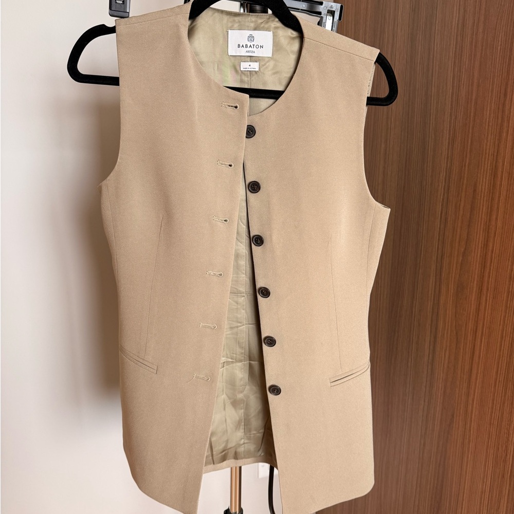 Aritzia Babaton Women's Sun Dried Olive Collarless Button Vest